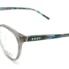 Vista diagonal del aro oftálmico DKNY AC gris transparente forma rectangular redondeada medida 52 17 135