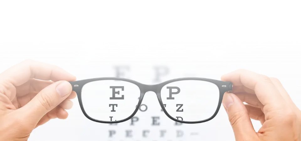 Examen visual en Óptica Paz y Paz para atención y consultas de clientes